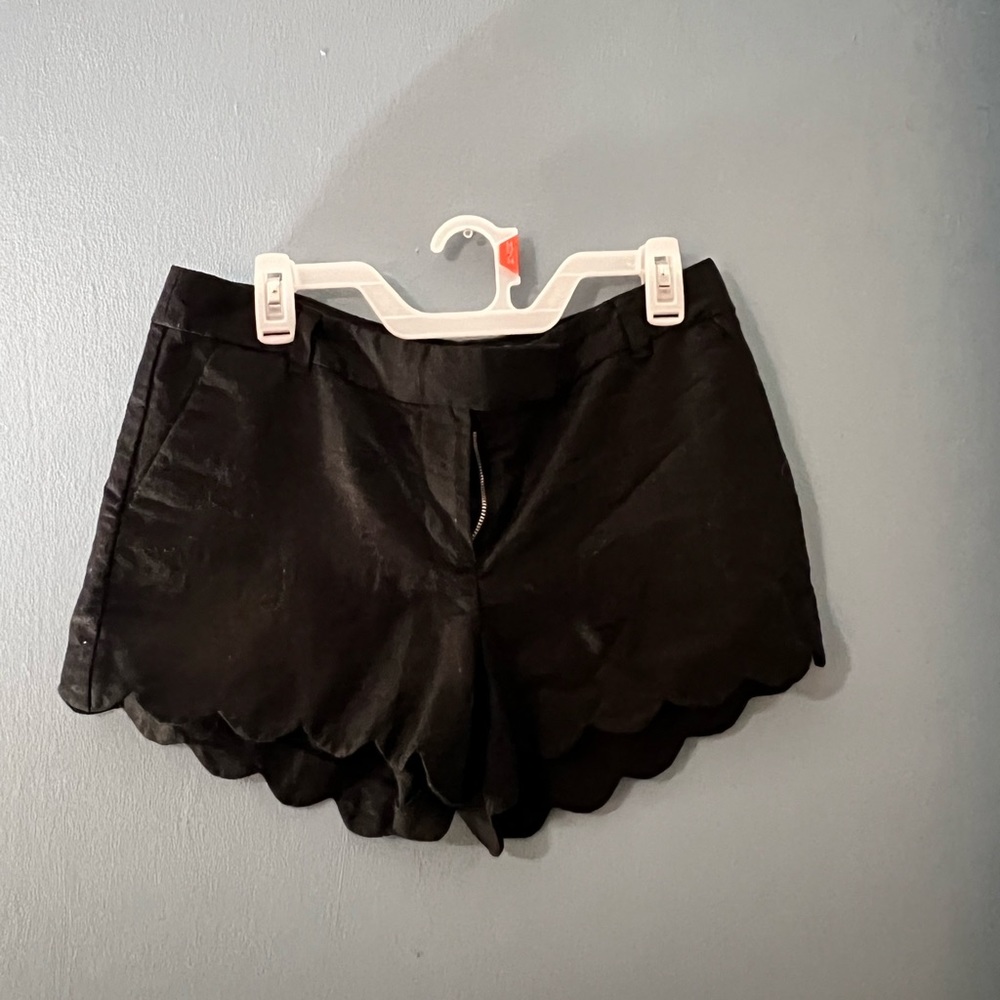 NWOT J Crew Scalloped black Shorts Sized 10
